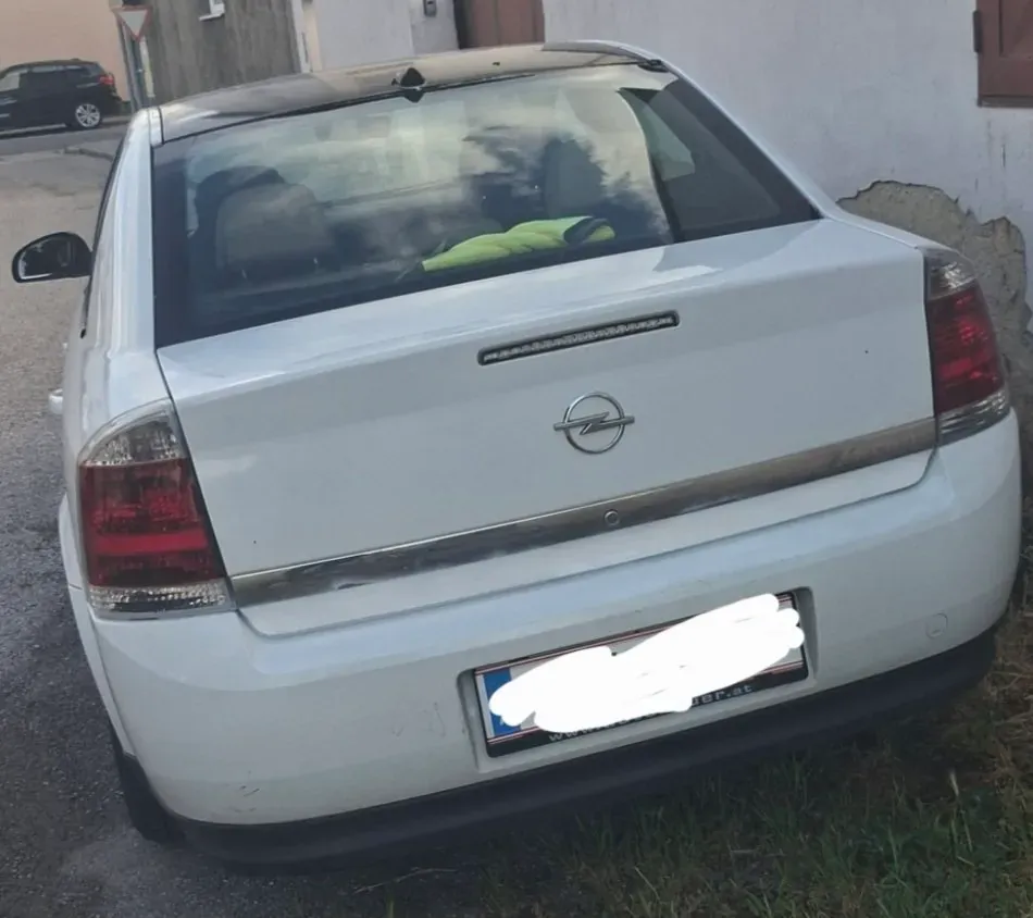 Opel Vectra 2005 photo 2