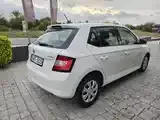 Skoda Fabia 2018 photo 5