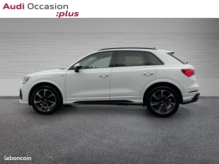Audi Q3 2022 photo 2