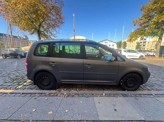Volkswagen Touran 2006 photo 5