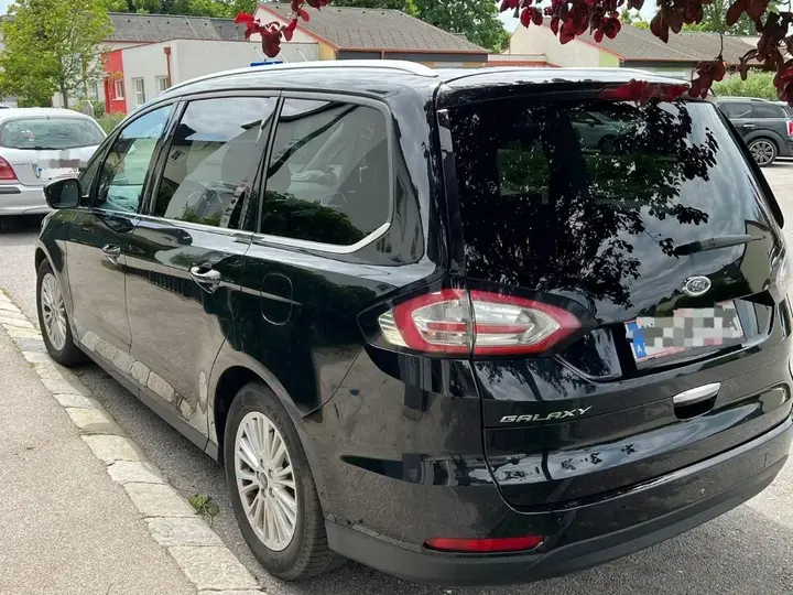 Ford Galaxy 2016 photo 3
