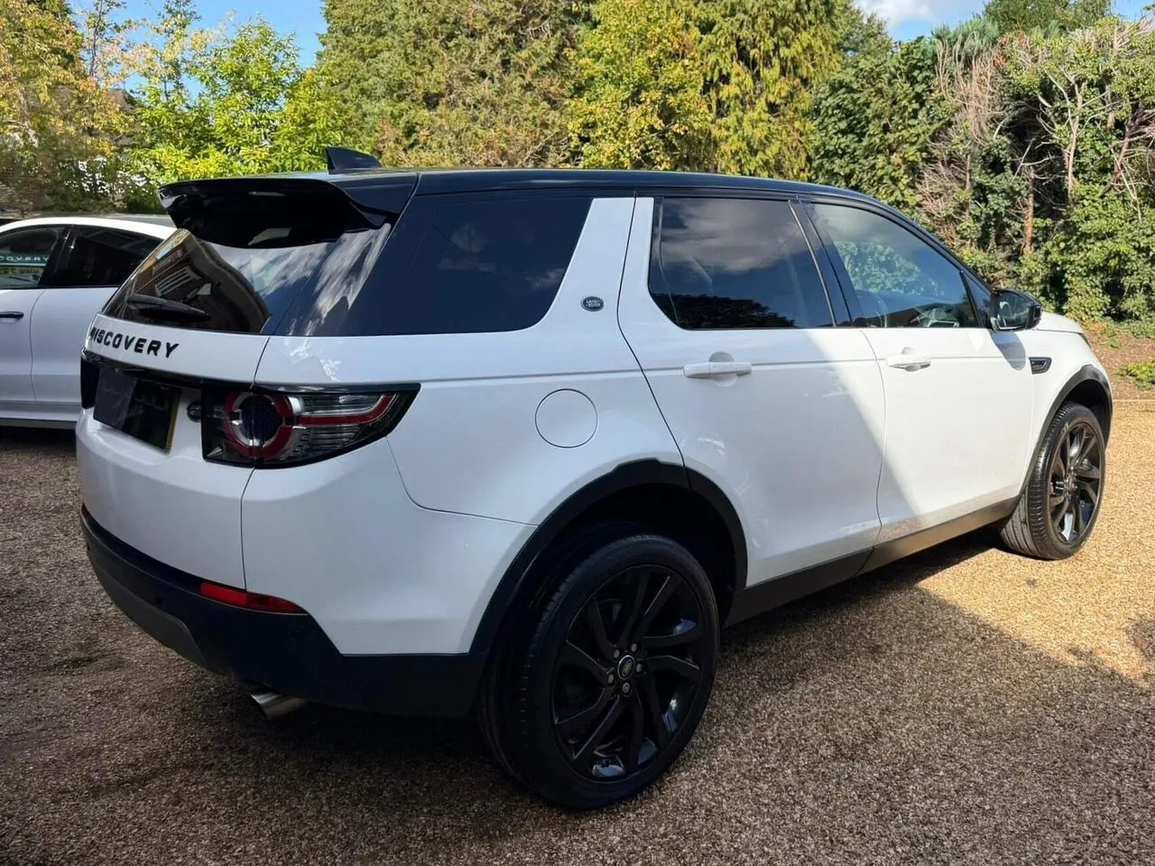 Land Rover Discovery Sport 2017 photo 2