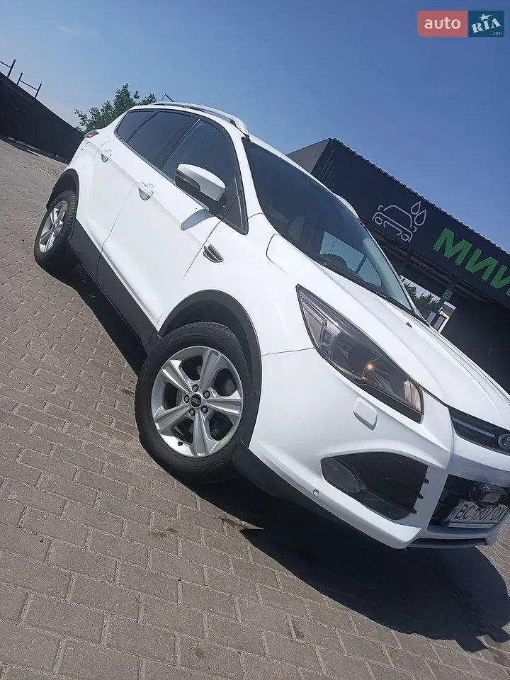 Ford Kuga 2013 photo 2