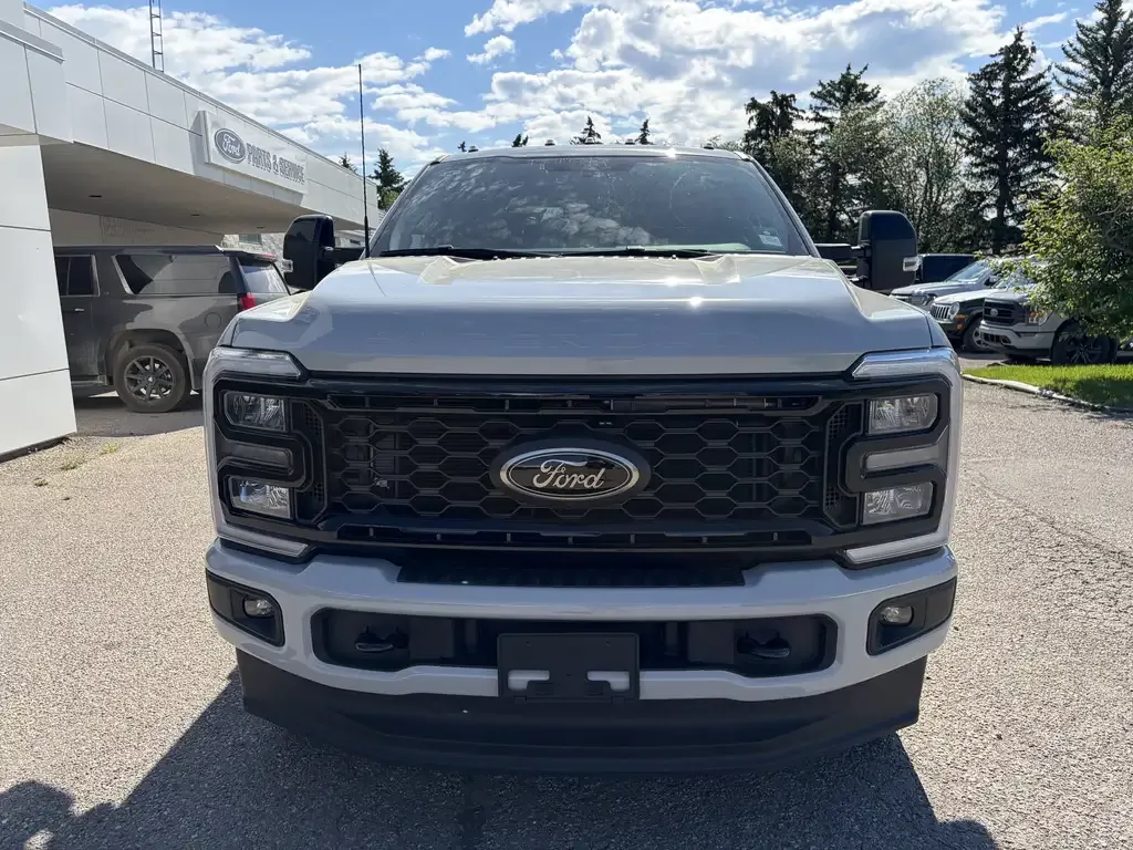 Ford F-350 Super Duty 2026 photo 2