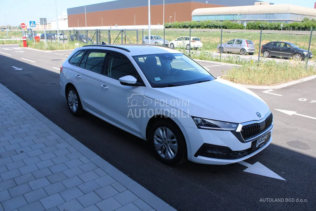 Skoda Octavia 2023 photo 2