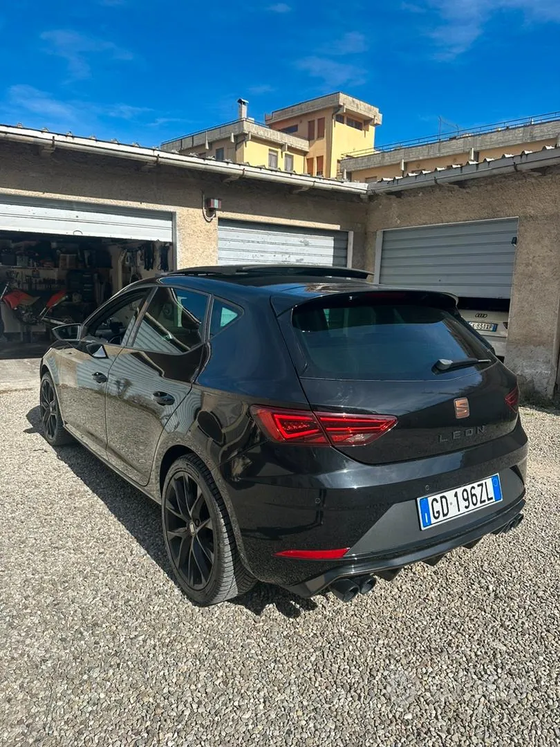 Seat Leon 2019 photo 2