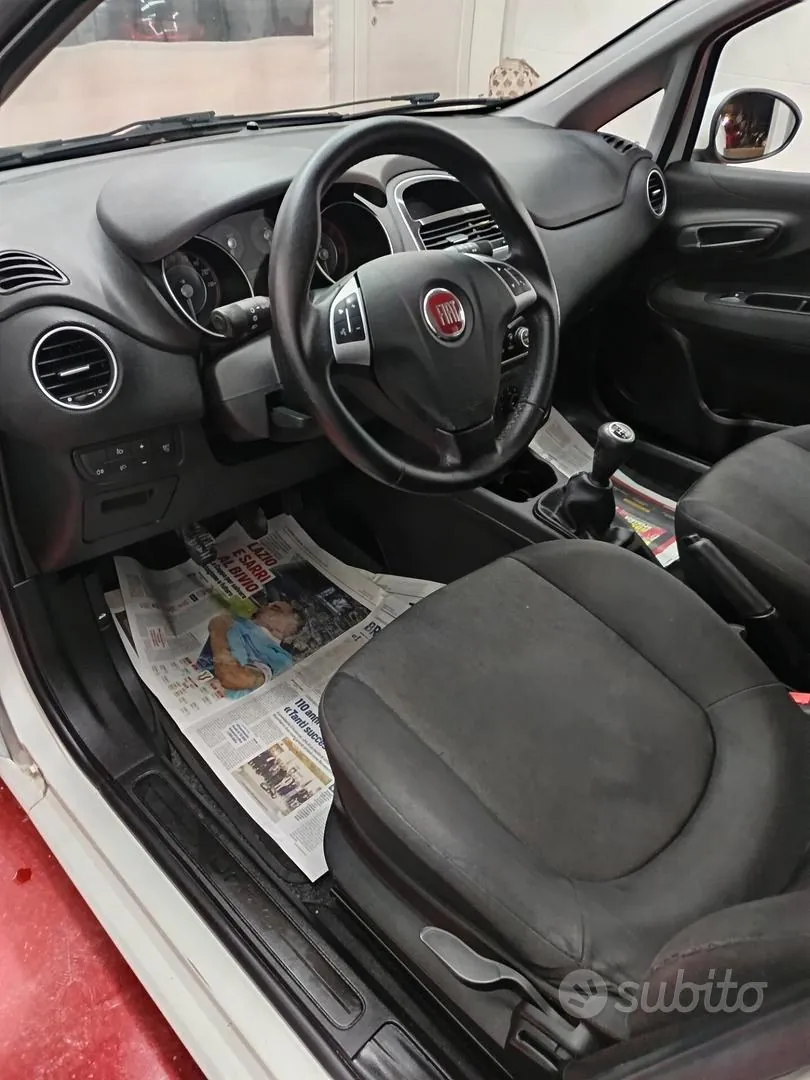 Fiat Punto 2015 photo 5