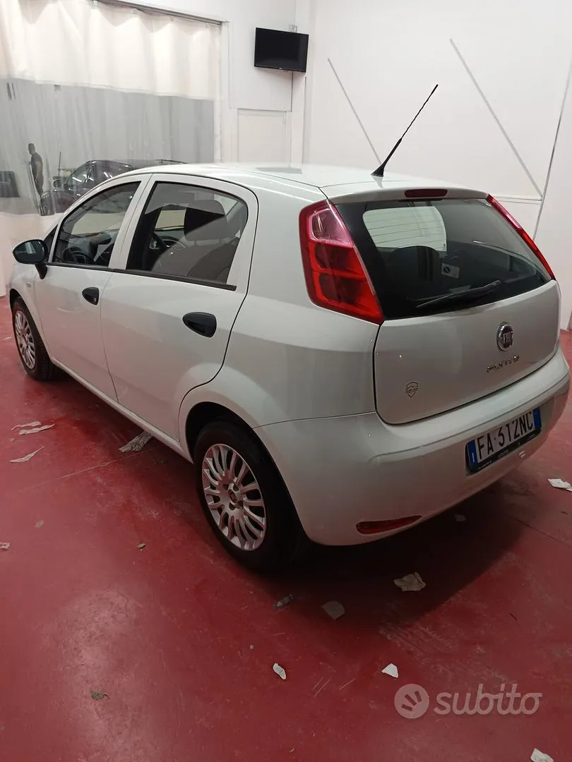 Fiat Punto 2015 photo 2