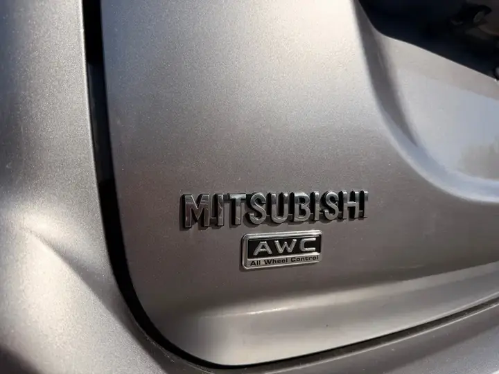 Mitsubishi Outlander 2018 photo 4