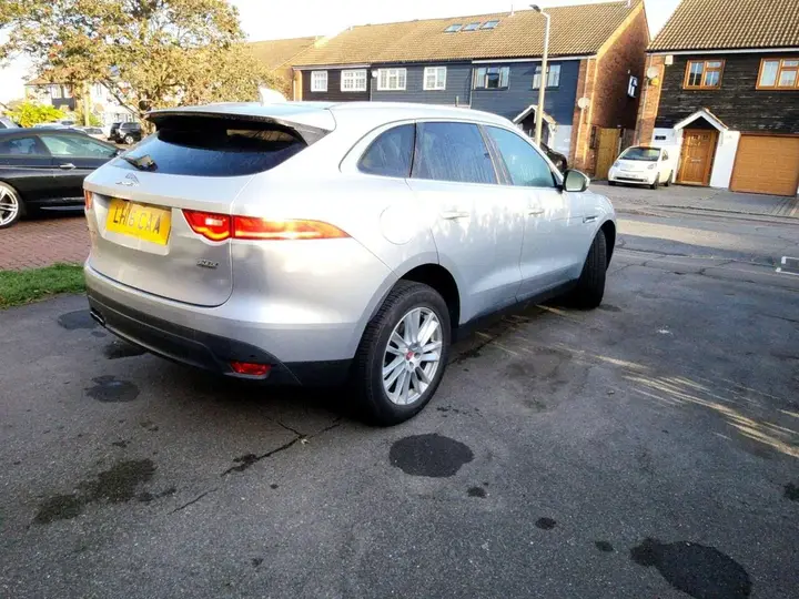 Jaguar F-Pace 2016 photo 3
