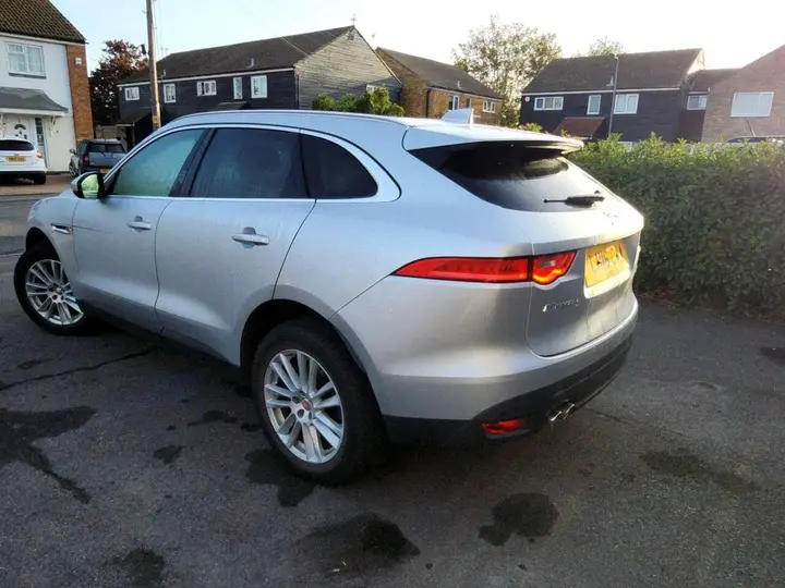 Jaguar F-Pace 2016 photo 4