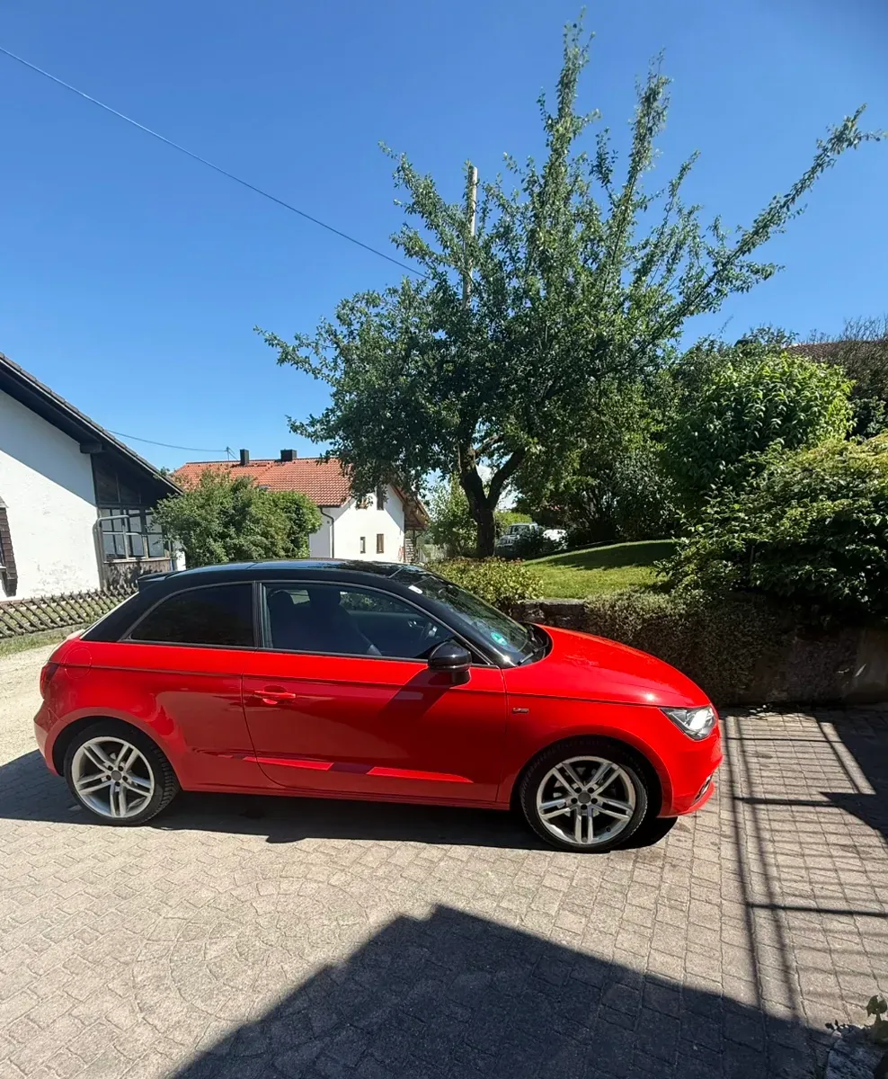 Audi A1 2011 photo 3