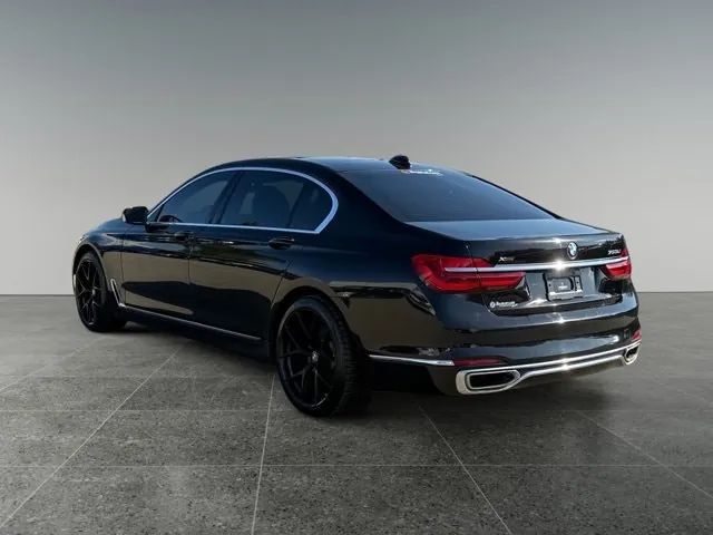 BMW 7 Series 2016 photo 4
