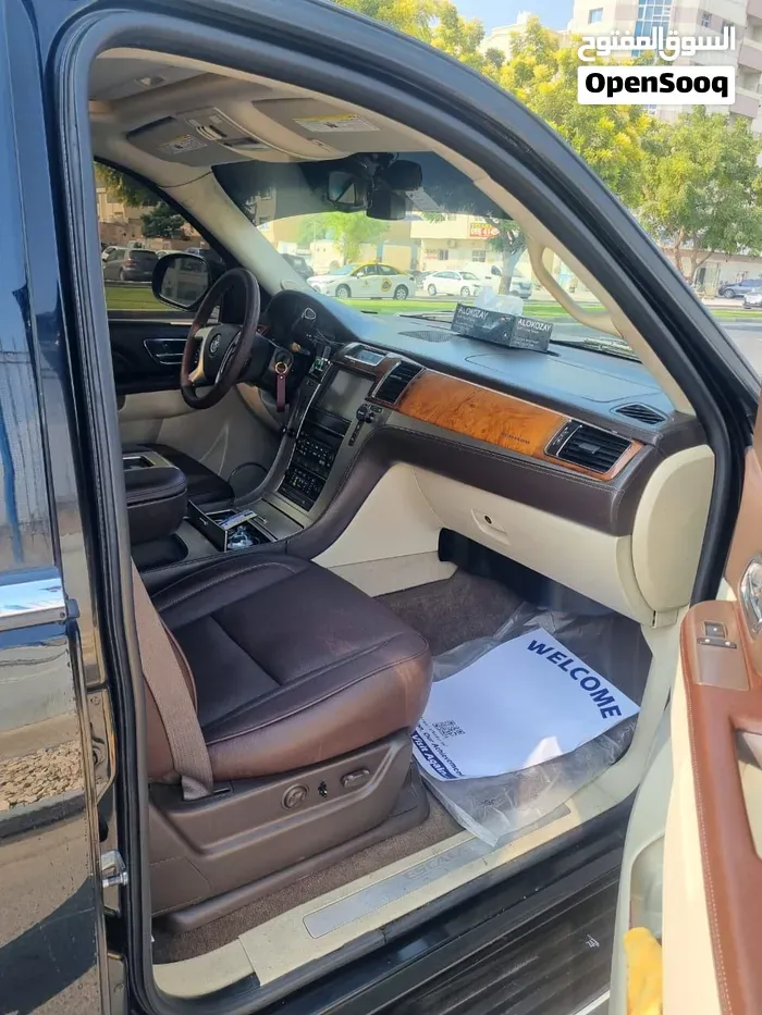 Cadillac Escalade 2012 photo 3
