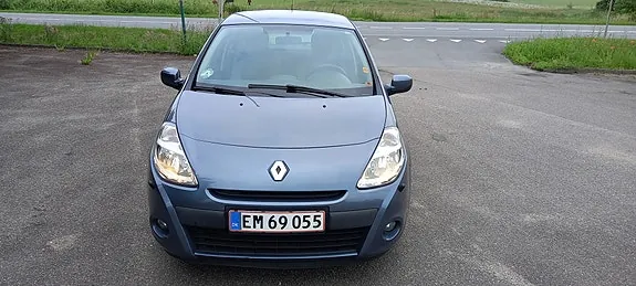 Renault Clio Iii 2011 photo 3