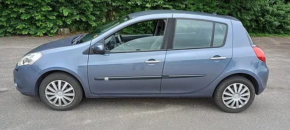 Renault Clio Iii 2011 photo 2