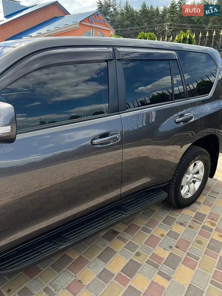 Toyota Land Cruiser Prado 2019 photo 5