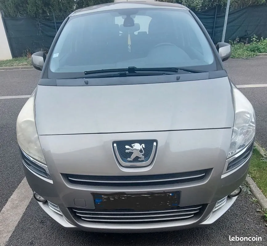 Peugeot 5008 2010 photo 3