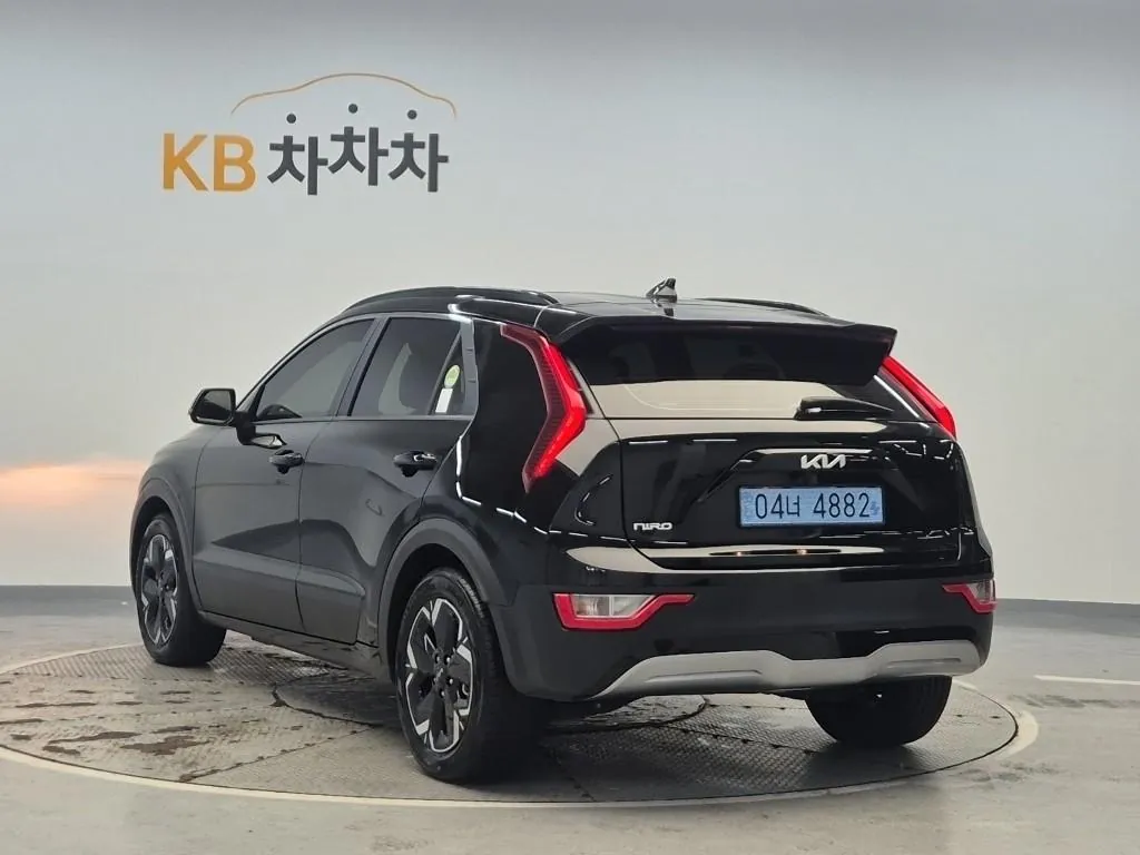 Kia Niro 2023 photo 2