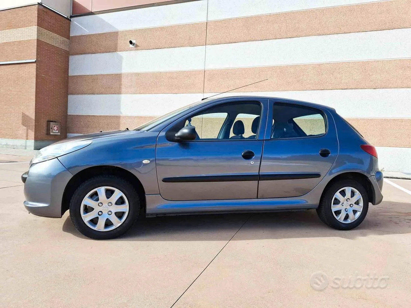 Peugeot 206 2010 photo 2