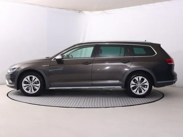 Volkswagen Passat Variant 2017 photo 2