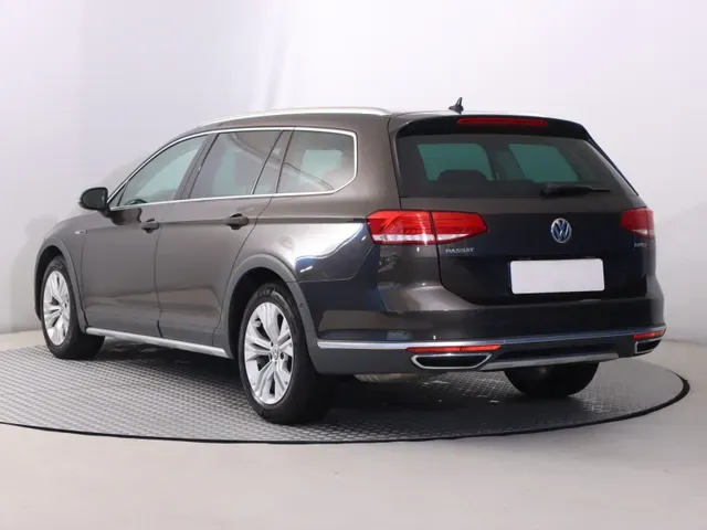 Volkswagen Passat Variant 2017 photo 3