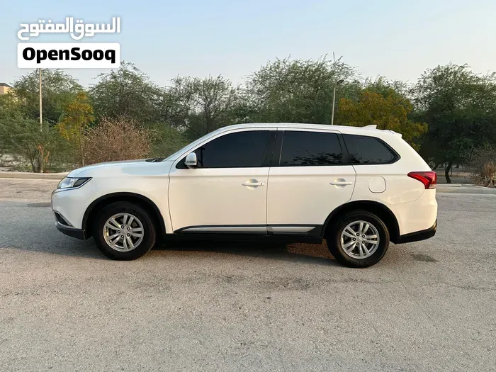 Mitsubishi Outlander 2017 photo 4