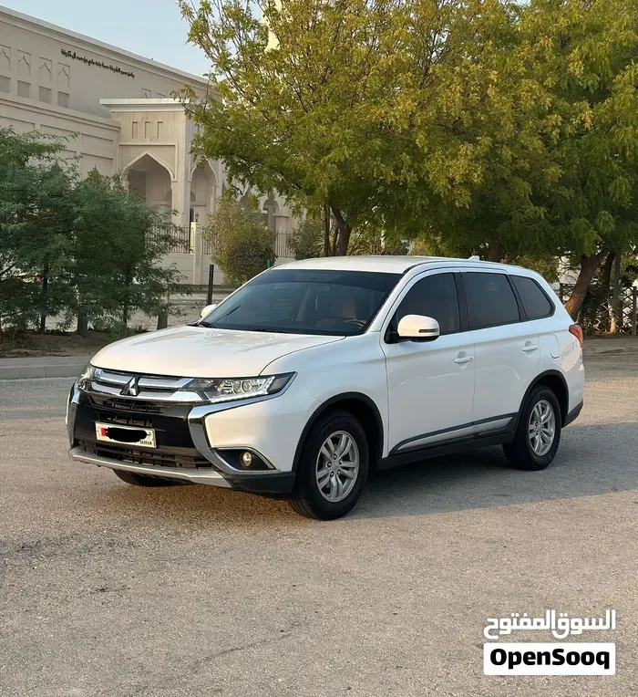 Mitsubishi Outlander 2017 photo 2