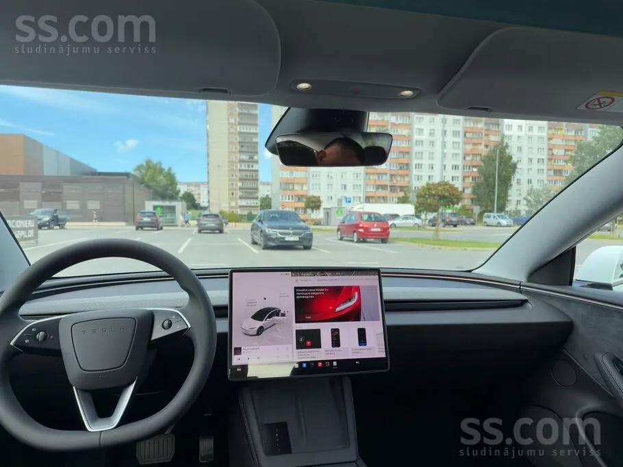 Tesla Model 3 2026 photo 5