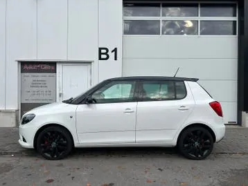 Skoda Fabia 2012 photo 2