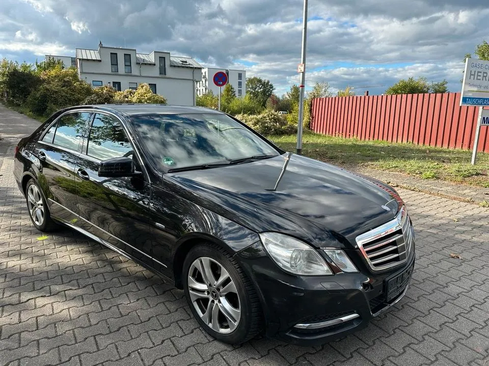 Mercedes-Benz E300