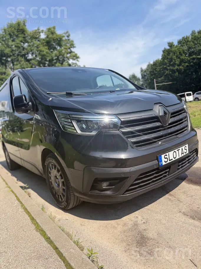 Renault Trafic 2022 photo 2
