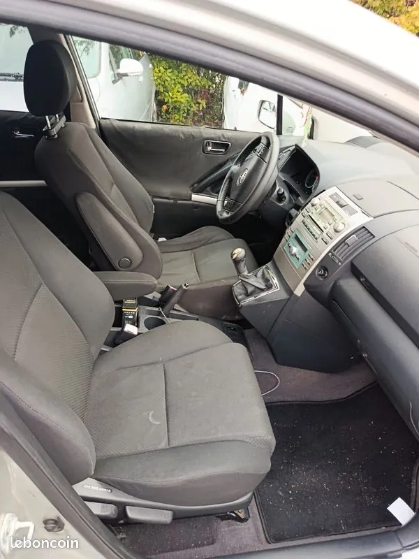 Toyota Corolla Verso 2006 photo 3