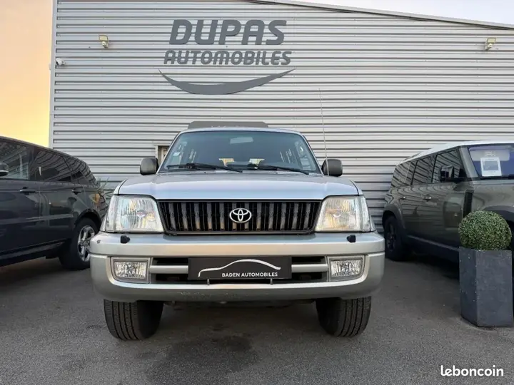 Toyota Land Cruiser 2003 photo 2
