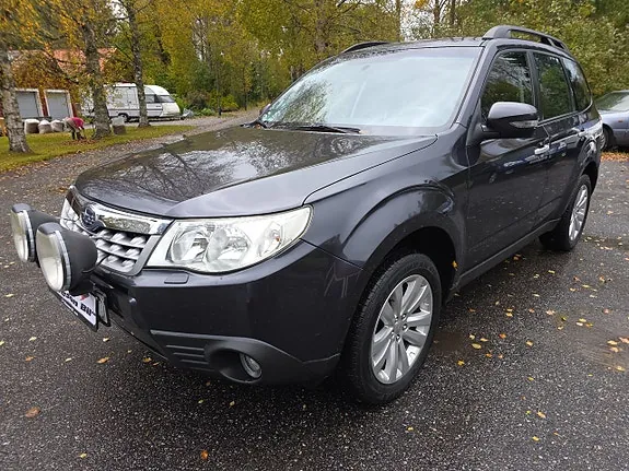 Subaru Forester 2011 photo 2