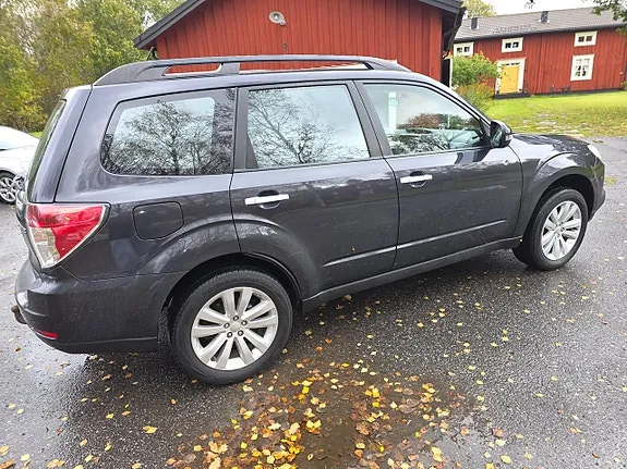 Subaru Forester 2011 photo 3