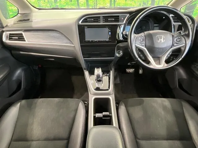 Honda Shuttle Hybrid Z 2018 photo 2