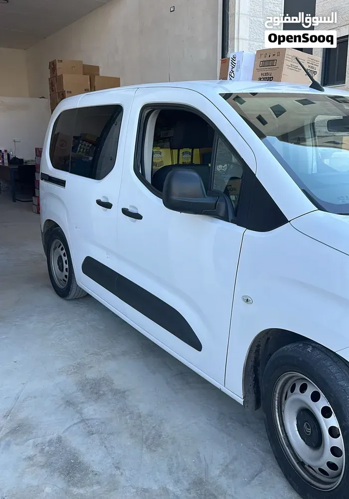 Citroen Berlingo 2024 photo 3