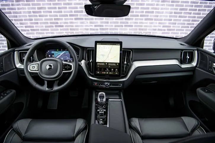 Volvo Xc60 2025 photo 2