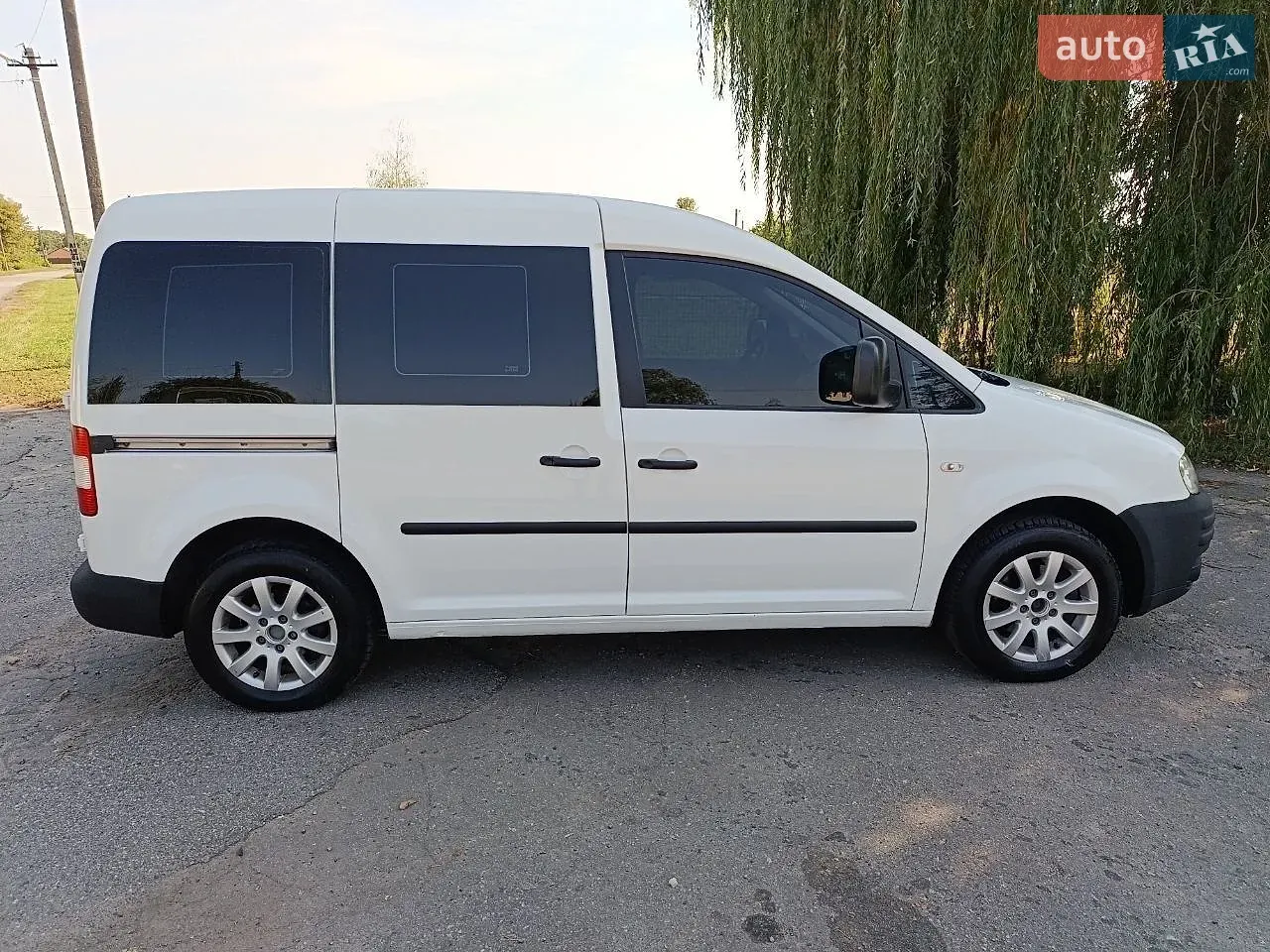 Volkswagen Caddy 2009 photo 2