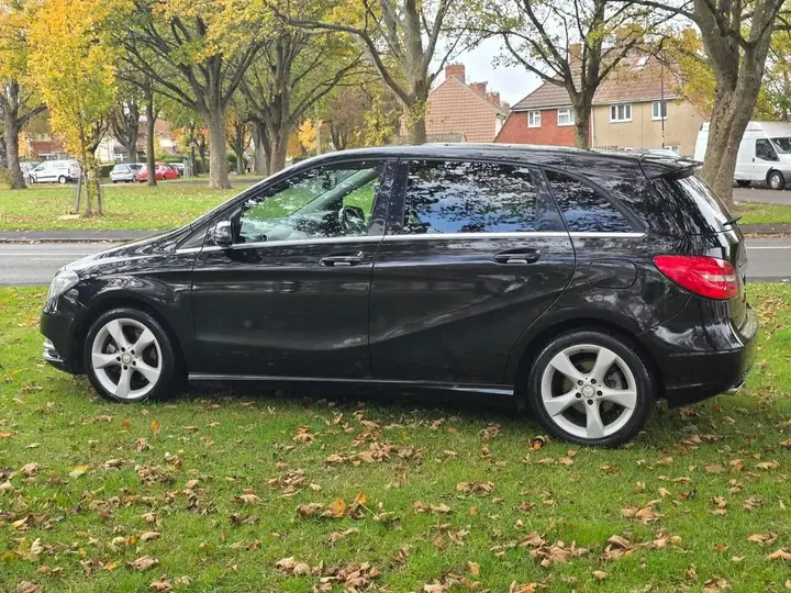 Mercedes-Benz B-Class 2013 photo 4