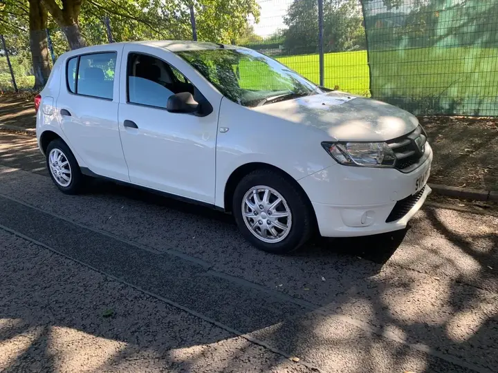 Dacia Sandero 2014 photo 2