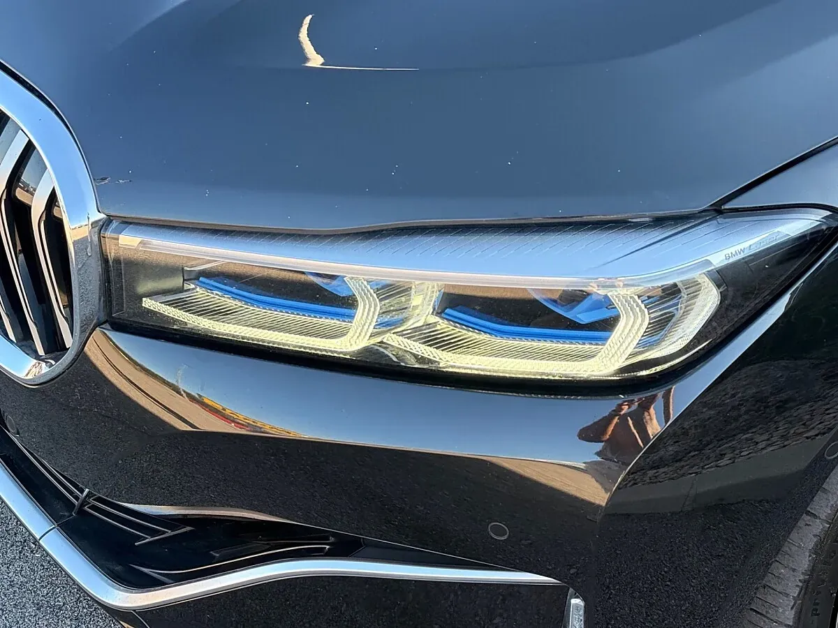 BMW 7 Series 2021 photo 2