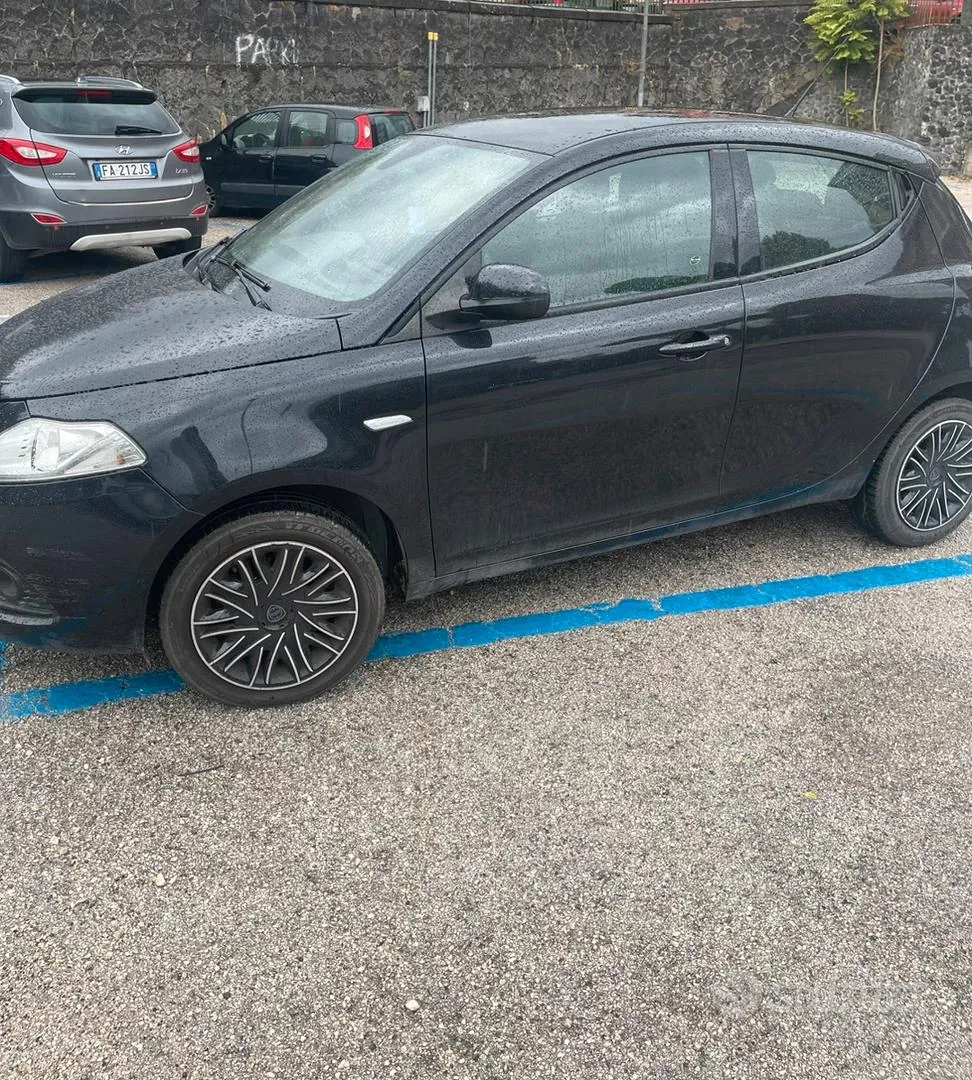 Lancia Ypsilon 2019 photo 2