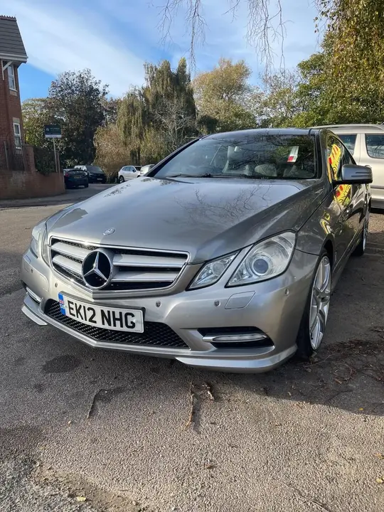 Mercedes-Benz E-Class 2012 photo 2