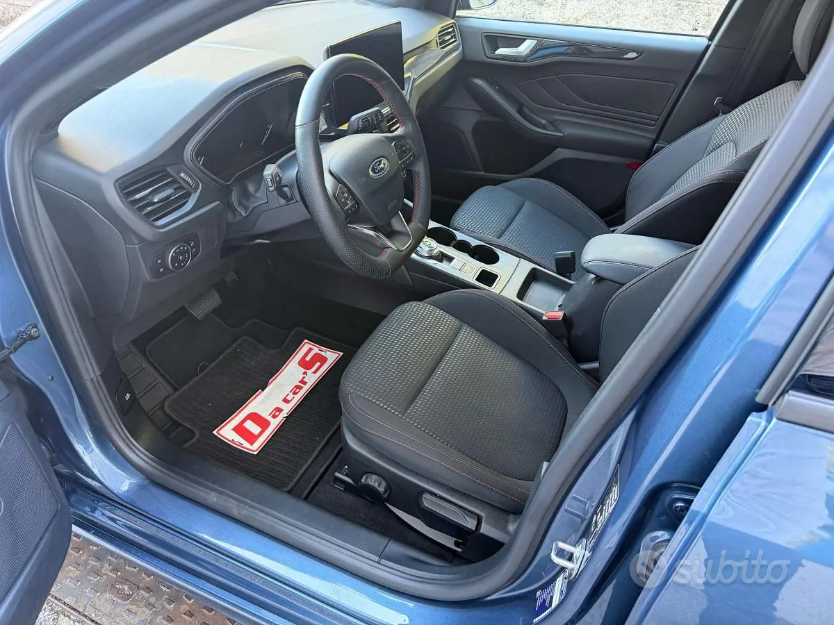 Ford Focus 2023 photo 2