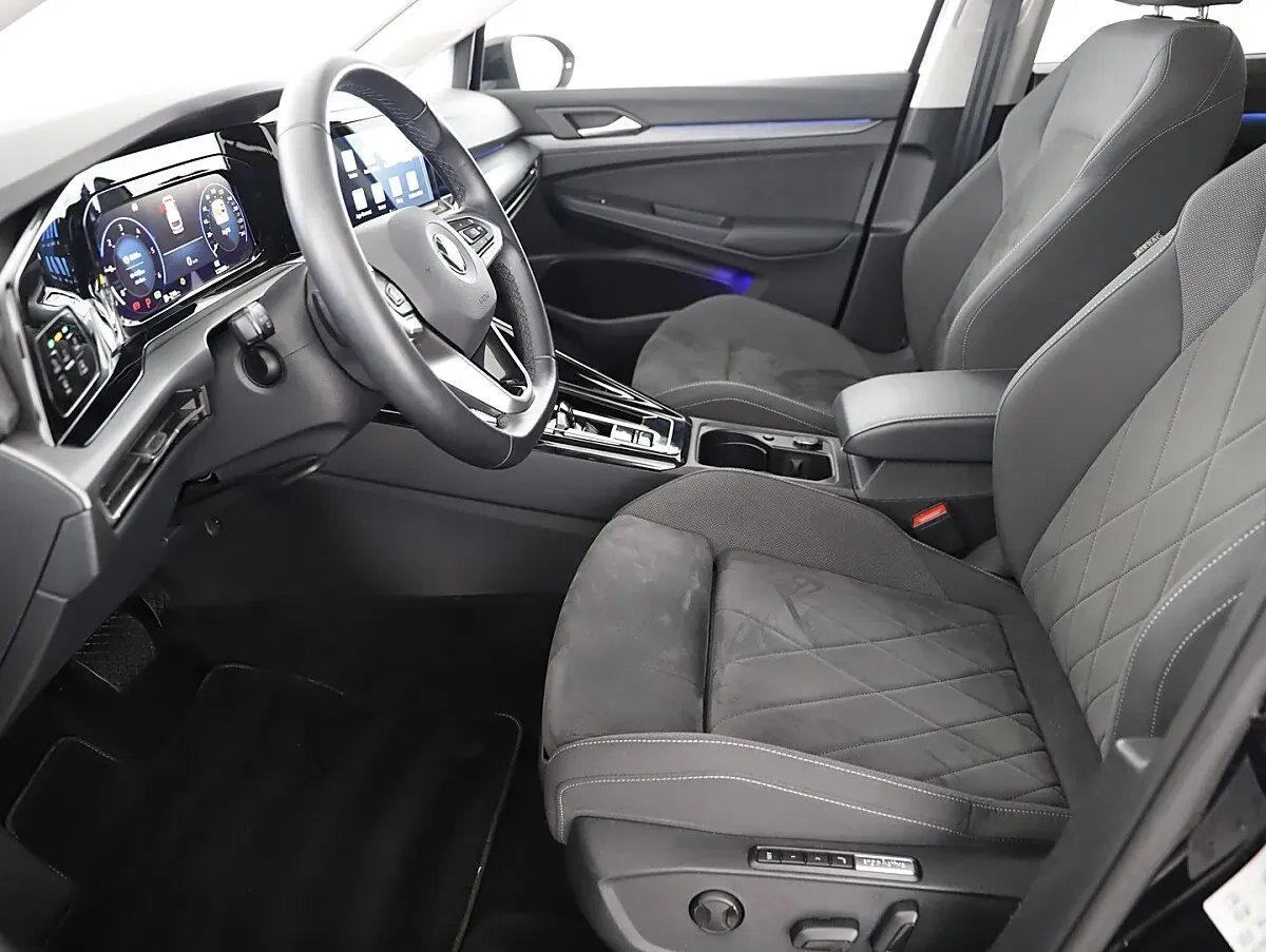 Volkswagen Golf 2023 photo 3