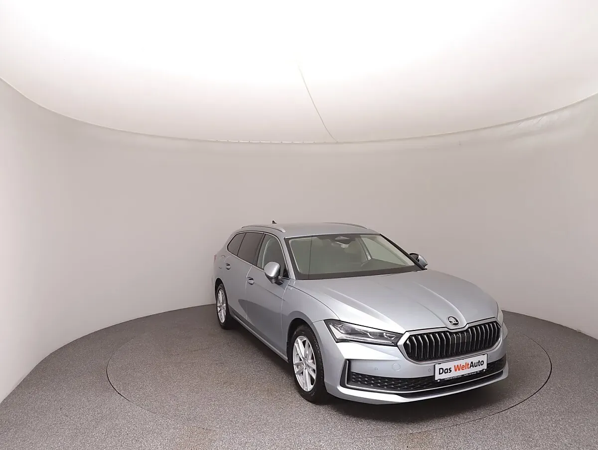 Skoda Superb 2025 photo 3