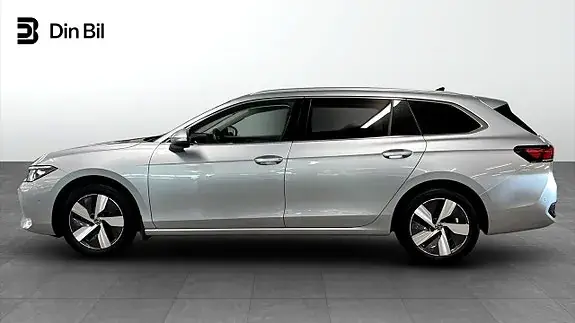Volkswagen Passat 2025 photo 2