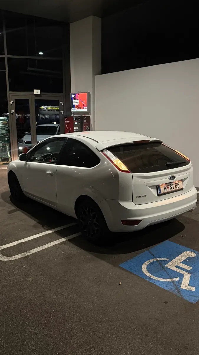 Ford Focus 2009 photo 3